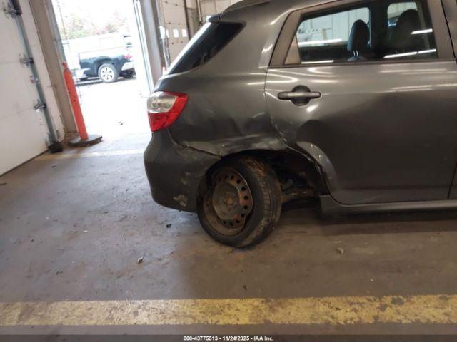 Toyota Matrix Image 13