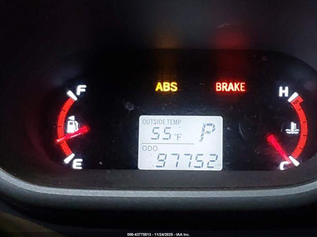 Toyota Matrix Image 9