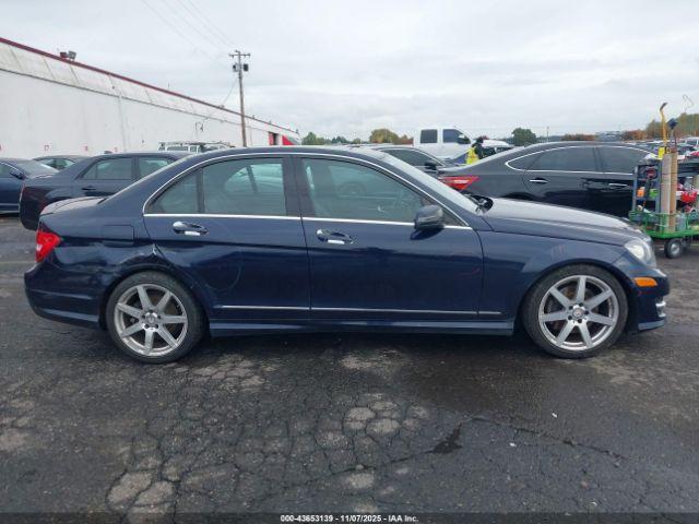 Mercedes-Benz C-Class Sport 4matic Image 10