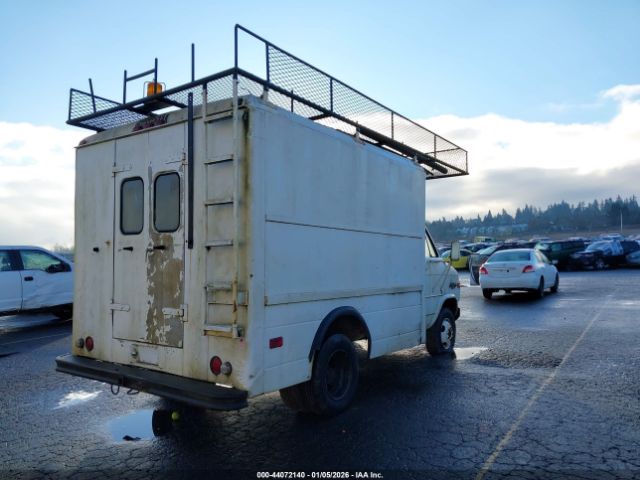 Chevrolet G30 Image 17