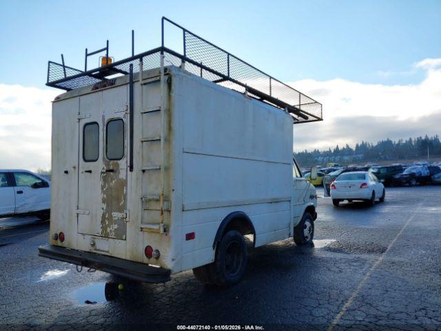 Chevrolet G30 Image 17