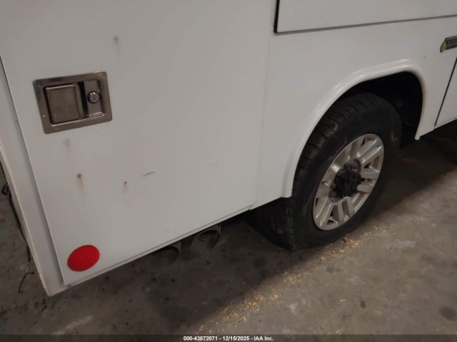 Ford F-350 Xlt Image 16