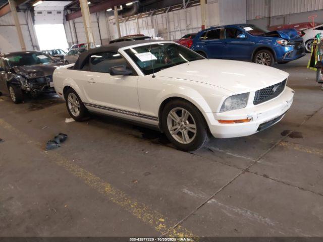  Salvage Ford Mustang