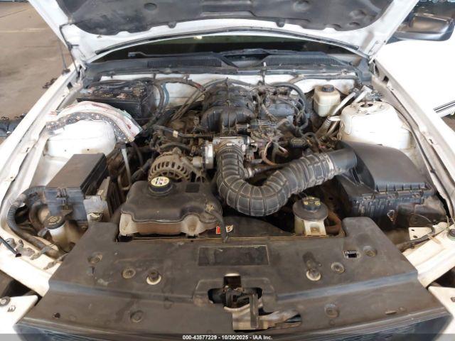 Ford Mustang Image 9